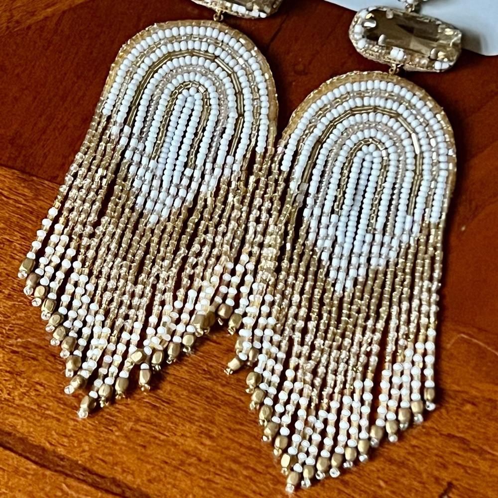 🌺🎉HP🎉🌺 NWT Deepa Gurnani Luxe Beaded Fringe Chandeliers - Picture 6 of 16
